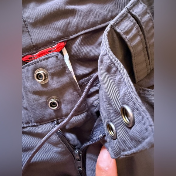 The North Face Women Cargo Buckle Pant Short Court zipper Pockets  Gray size 8 - Picture 14 of 16